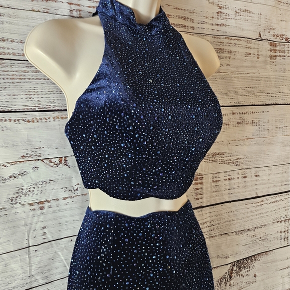 La femme gorgeous velvet & sparkle 2pc set - Picture 5 of 7